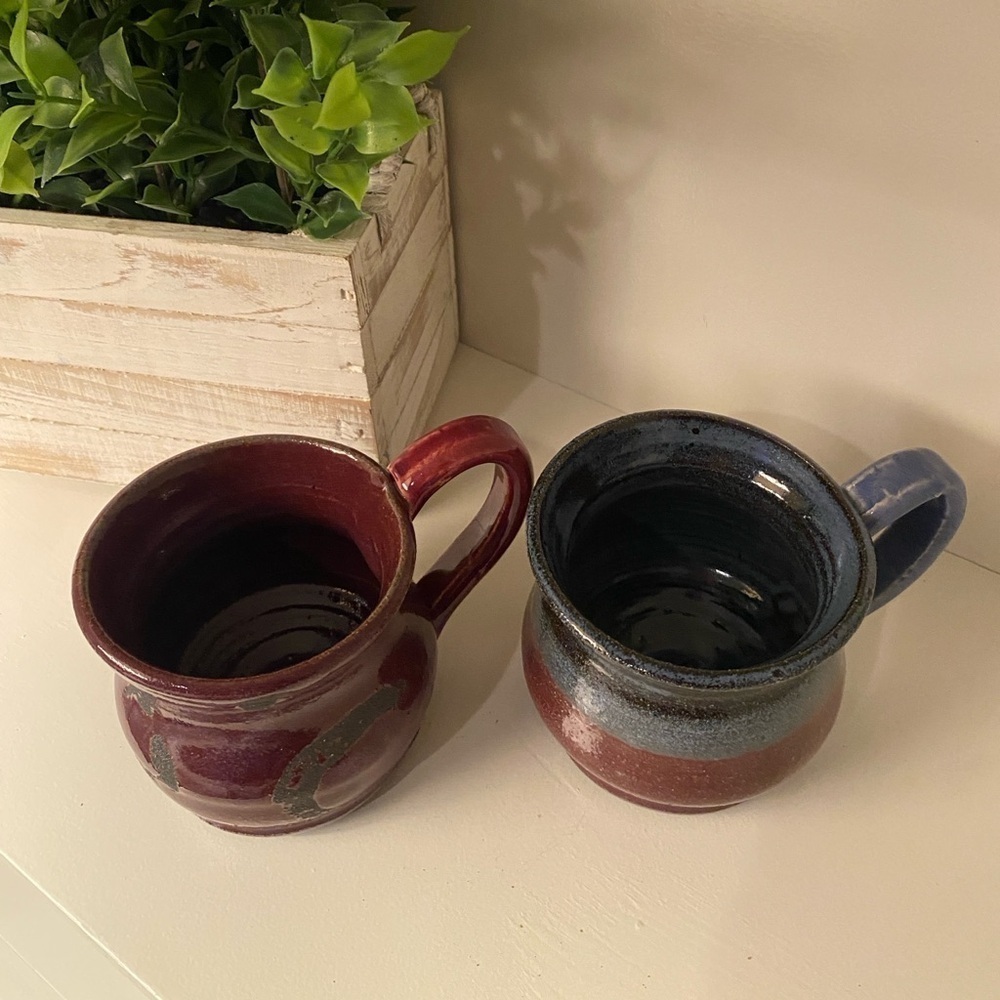 Hand Thrown Pottery Coffee Mug- Set of 2 - Signed by Artist Rustic Farmhouse. - Picture 3 of 12